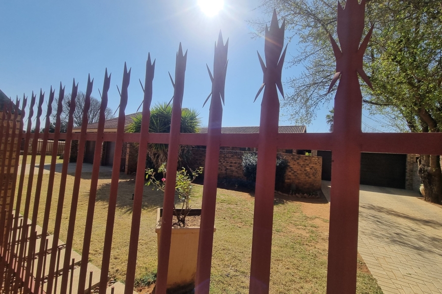 4 Bedroom Property for Sale in Stilfontein Ext 4 North West